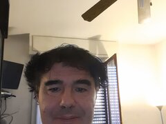 Uomo italiano cerca donna per vivere a Milano